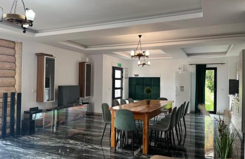 Borsa Villa | Pet Friendly Retreat at Cabana Belvedere - Rated 9.5/10