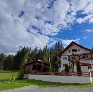 Plescuta House | Pet-Friendly Cabana Bianca with Oceanfront Views