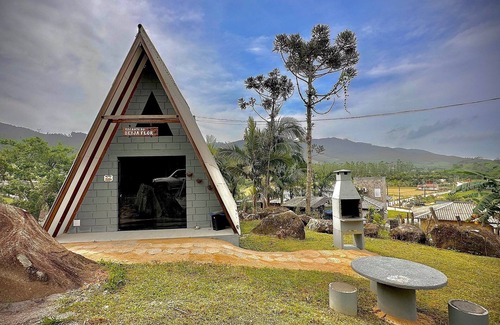 Biguacu Cabin | Budget-Friendly Escape at Cabana Bugaville with Pool & Spa