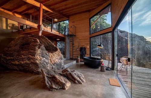 Sao Bento do Sapucai House | Pet-Friendly Escape at Cabana Carcará for Memorable Stays