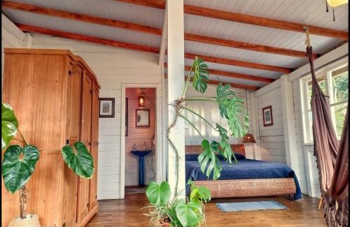 Armacao House | Seaside Cabana with Ocean Views and Sunrise Moments