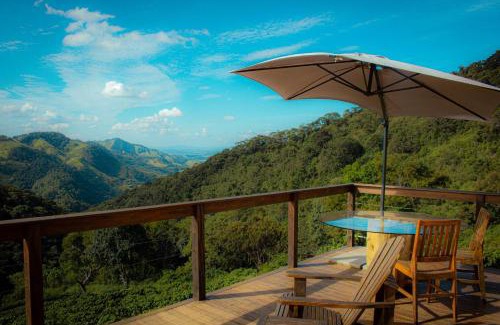 Cambui Ski Chalet | Experience Bliss at Cabana Café e Olival Santa Clara