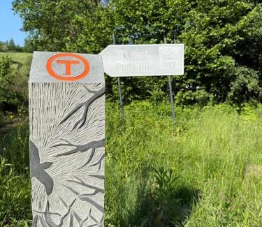 Poiana Marului House | Discover Cabana cu Ciubăr din Larguta: Family-Friendly Retreat