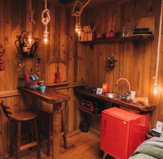Camanducaia Other | Pet-Friendly Cabana da Árvore with Pool & Hot Tub