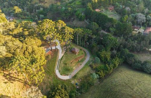 Santo Antonio do Pinhal House | Explore Cabana Dentro da Floresta - 4-Star Pet-Friendly Retreat