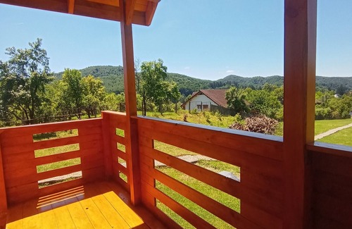 Gura Suhasului Cabin | Peaceful Cabana for Rent in Ocnele Mari, Valcea Region