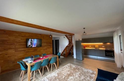 Salatrucel Ski Chalet | Experience Cabana din Livada with Pool in Călimănești