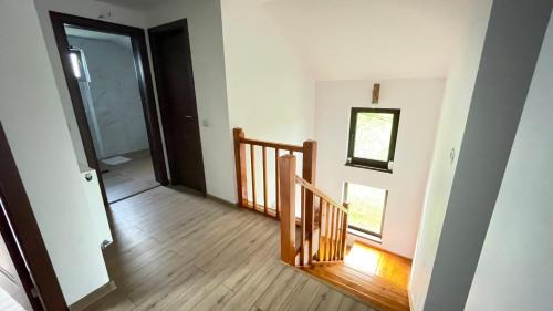 Salatrucel Ski Chalet | Experience Cabana din Livada with Pool in Călimănești