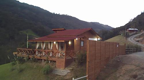 Alfredo Wagner Ski Chalet | Romantic Getaway at Cabana Dois Amores: Guest Rated 9.8
