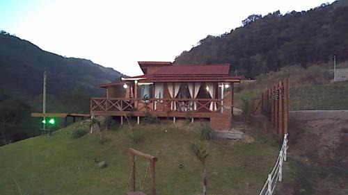 Alfredo Wagner Ski Chalet | Romantic Getaway at Cabana Dois Amores: Guest Rated 9.8