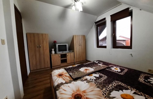 Beclean House | Pet-Friendly Retreat at Cabana Dor with High Guest Ratings