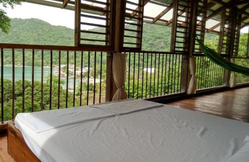 Sapzurro House | Oceanfront Cabana El Caney: Pet Friendly & Kid Approved