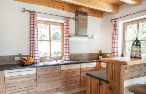 Cavnic Cabin | Family-Friendly Getaway at Cabana Luna with Hot Tub Access