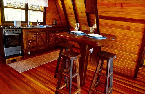 Picada Cafe Cabin | Relaxing Retreat at Cabana Montana: Pet Friendly & Spa