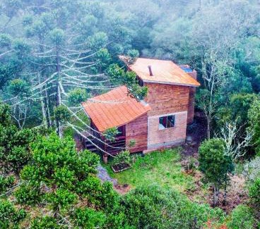 Cambara do Sul Cabin | Pet and Child Friendly Retreat at Cabana na Floresta