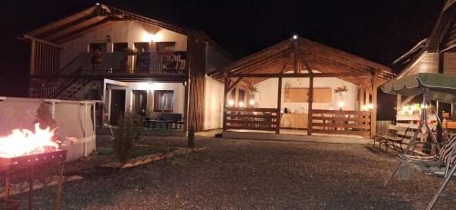 Ocna Sibiului House | Idyllic Cabana Oprișor: Family-Friendly with Pool Access