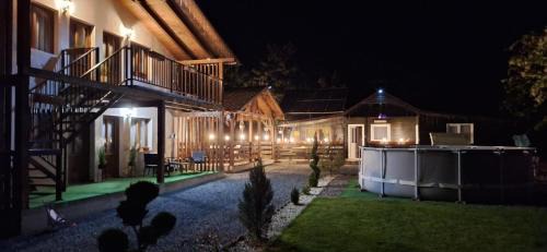 Ocna Sibiului Cabin | Inviting Cabana Oprișor with Ocean View & Pool Access