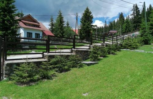 Ranca House | Discover Cabana Rânca: Family-Friendly Stay with Kitchen