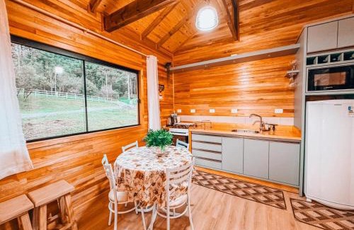 Bom Retiro House | Romantic Cabana with Hot Tub – Perfect for Families!