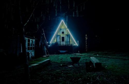 Tasnad Cabin | Inviting Oceanfront Cabana Samira 1 with Pool & Hot Tub