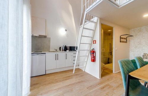 Castelo de Paiva Apartment | Discover Cabana Sobreiro: Oceanfront Getaway with Hot Tub