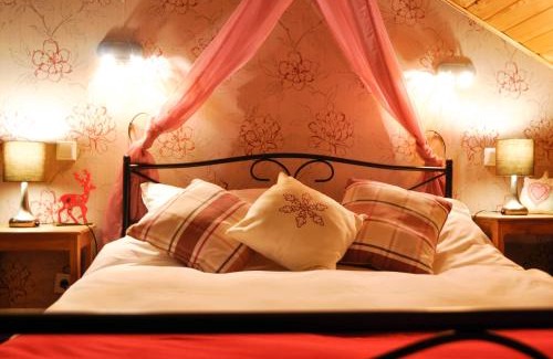 Sinaia Cabin | Top-Rated Cabana Stana Tarle with Hot Tub & Breakfast