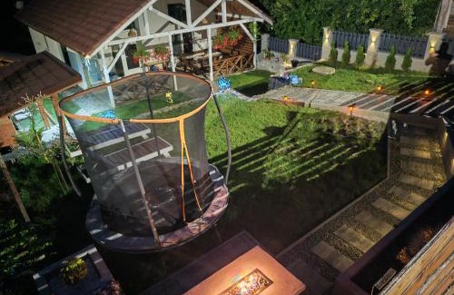 Aiud House | Pet-Friendly Retreat at Cabana Tudor - Rated 9.2/10