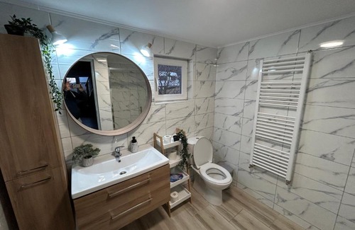 Aiud House | Family-Friendly Retreat at Cabana Tudor in a Prime Location