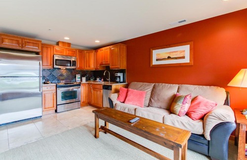 Chelan House | Cabana: Family-Friendly Retreat with Pool and 4-Star Comfort