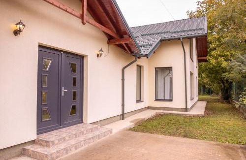 Albestii Paminteni House | Cabana Walter Curtea de Arges