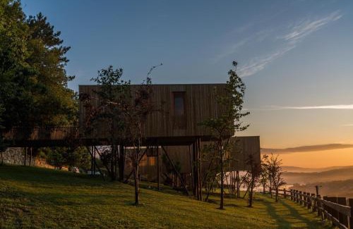 Ures Cabin | Guest Rated Cabanas de Canduas: Family-Friendly Retreat