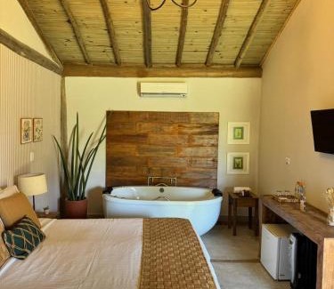 Mogi das Cruzes Cabin | Relax at Cabanas Portal da Serra with Oceanfront Views