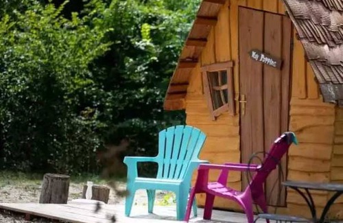 Bar-sur-Aube Cabin | Relaxing Cabane with Pool and Pet-Friendly Amenities