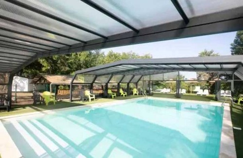 Loupiac Cabin | Cozy Cabane with Pool & Spa – Family and Pet Friendly