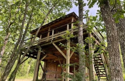 Estipouy Cabin | Delightful Cabane with Pool, Spa & Family-Friendly Amenities