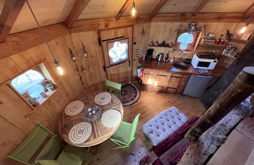 Pons Cabin | Pet-Friendly Cabin AMOUR: Ideal Family Getaway for Four