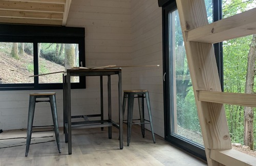 Le Tablier Cabin | Cozy Cabane in the Heart of Lyon Valley with Breakfast