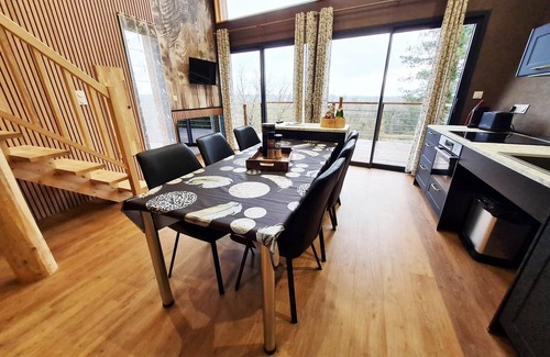 Paroisse Saint-Vincent-de-Paul Ski Chalet | Stunning Cabane with Exceptional Views in Dole