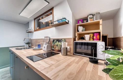 Menthon-Saint-Bernard Apartment | Cozy Cabane Steps from Lake Dannecy - Pet & Child Friendly