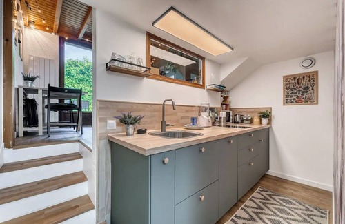 Menthon-Saint-Bernard Apartment | Cozy Cabane Steps from Lake Dannecy - Pet & Child Friendly