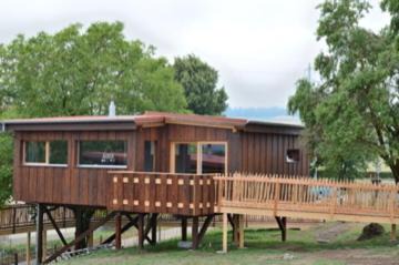 Cremin Bed & Breakfast | Exclusive Treehouse Retreat with Ocean Views & Golf Access