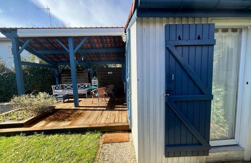 Andernos-les-Bains Cabin | Discover Cabane Edena: Garden, Bikes & Wifi Near the Beach
