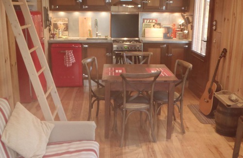 Cap-Ferret Cabin | Discover Cabane Ferret Capienne: Steps from Ocean Bliss