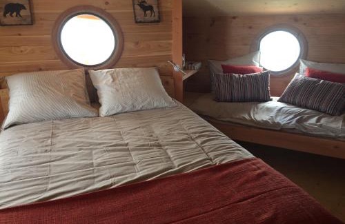 Varanges Ski Chalet | Unique Floating Cabane Millenium with Family-Friendly Amenities