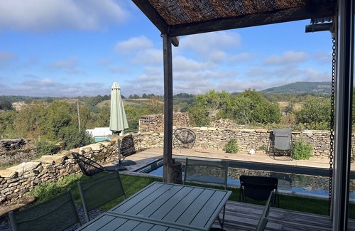Bozouls Cabin | Unique Cabane Insolite L'alrance: Pool & Spa Retreat