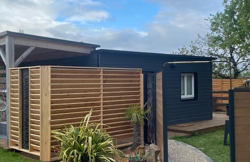Saint-Julien-l'Ars Apartment | Tranquil Cabane Just 15 Minutes from Futuroscope