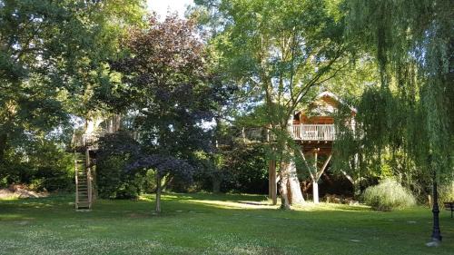 Maisse Other | Elegant Treehouse Retreat with Hot Tub at Domaine du Marais