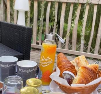 Maisse Other | Elegant Treehouse Retreat with Hot Tub at Domaine du Marais