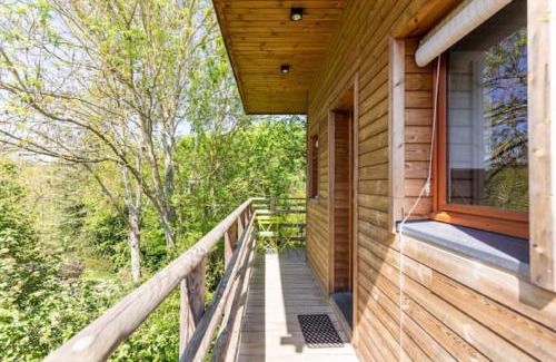 Vert House | Cozy Cabane Perchée: Guest Rated 8.8/10 for Your Stay
