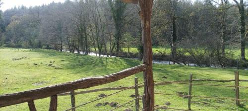 Saint-Eloy-les-Tuileries House | Pet-Friendly Cabanes des Landes - Riverside Retreat Awaits